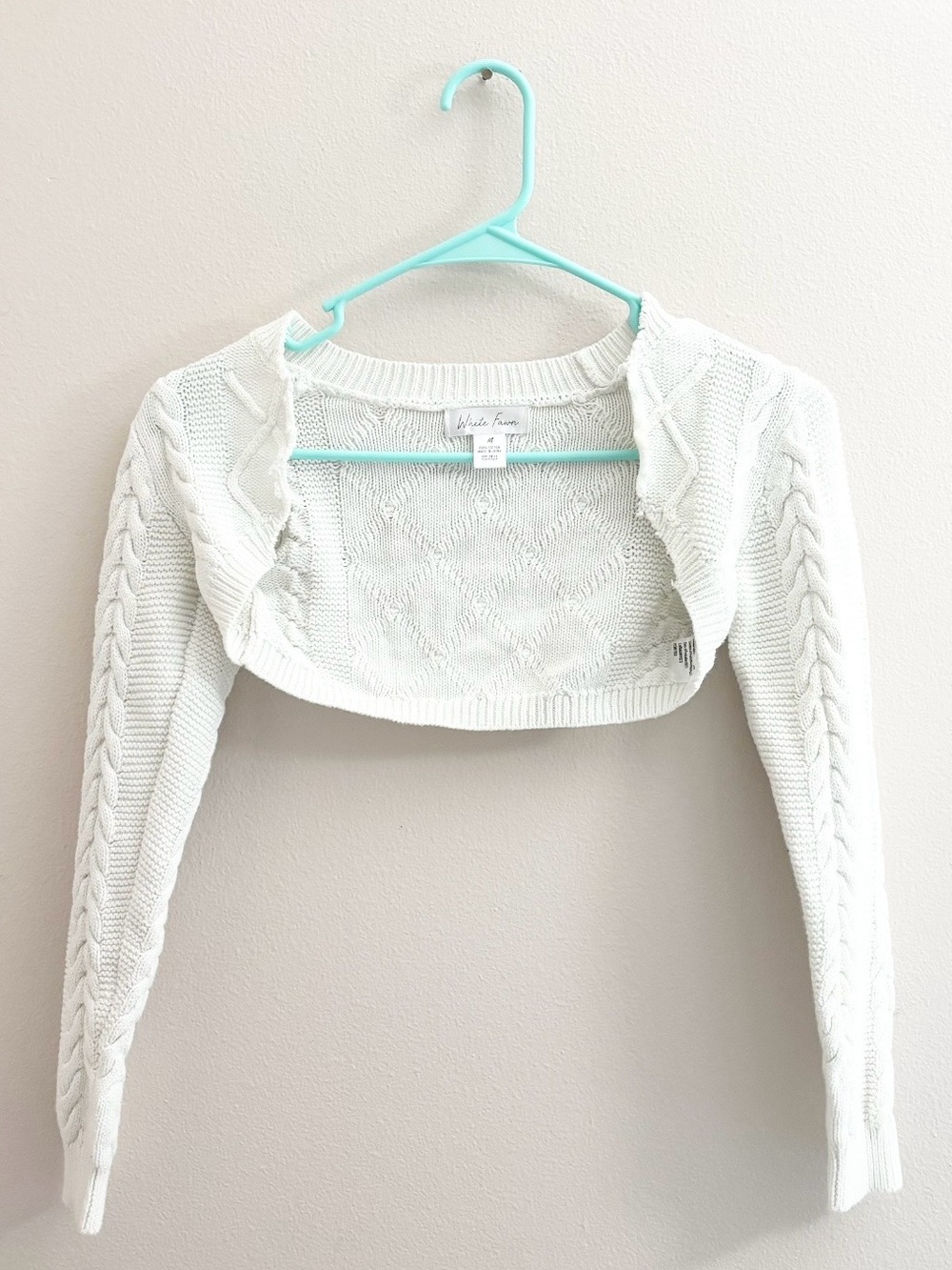 5/$15 🩷 White Fawn Women's Cream Cable Knit Sweater Shrug
